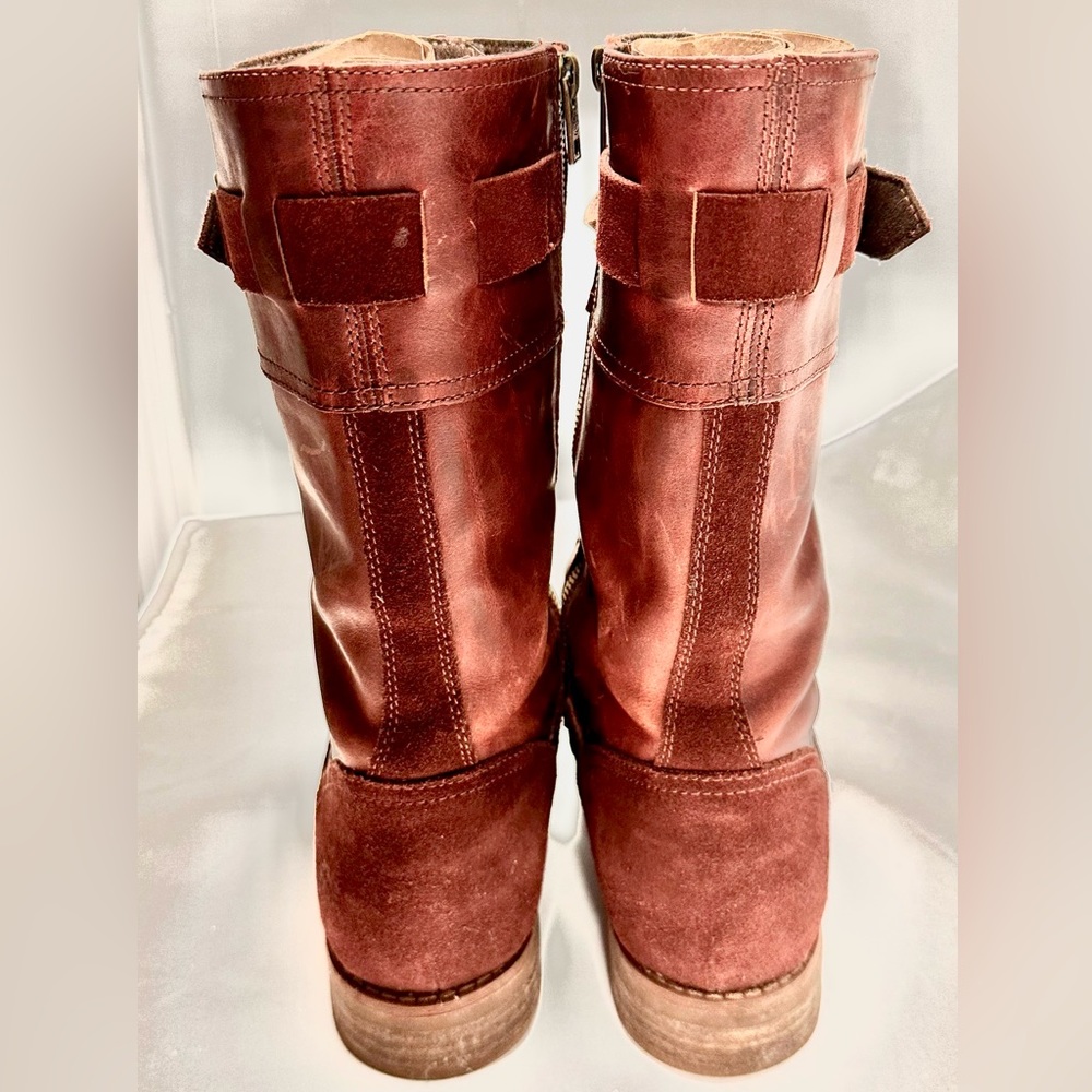 Timberland Leather and Nubuck wide calf boots. - Picture 2 of 15